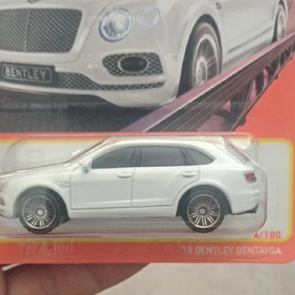 Mattel Matchbox White Bentley Bentayga Toy Car
